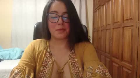 Snapshot of venus_cat_ chatting on June 16, 9:39 pm Venus online show from June 16, 9:39 pm