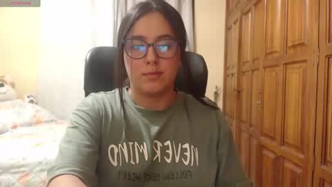 Snapshot of venus_cat_ chatting on June 28, 1:44 am Venus online show from June 28, 1:44 am