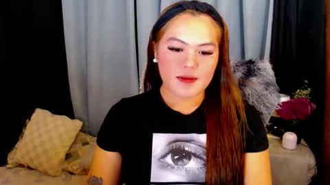 I am Colly Your mystery girl online show from November 30, 10:30 am