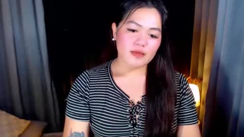 Snapshot of venus_colly chatting on June 3, 12:41 pm I am Colly Your mystery girl online show from June 3, 12:41 pm
