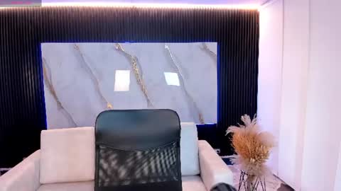 Venus Cooperr online show from July 18, 11:25 am