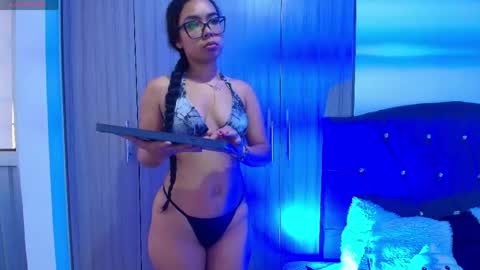 Snapshot of venus_hexxx chatting on June 3, 11:24 am venus_hexxx online show from June 3, 11:24 am