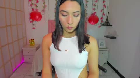 Snapshot of venus_latin_01 chatting on February 21, 11:43 pm Mary online show from February 21, 11:43 pm