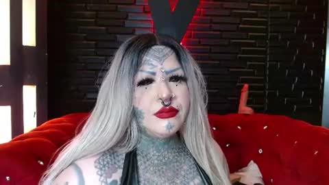 Snapshot of venus_rock chatting on June 22, 12:02 pm Venus Ink online show from June 22, 12:02 pm