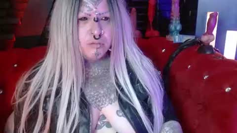 Snapshot of venus_rock chatting on July 20, 12:40 pm Venus Ink online show from July 20, 12:40 pm