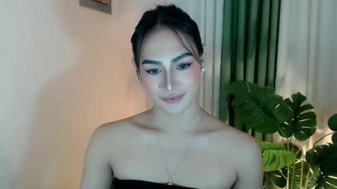 Snapshot of venus_sunrise07xx chatting on November 7, 8:42 pm Venus Sunrise Bombshell online show from November 7, 8:42 pm