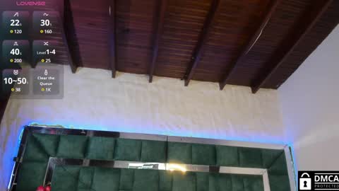 Snapshot of venus_velez chatting on January 8, 12:58 pm Venus online show from January 8, 12:58 pm
