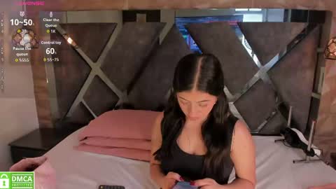 Snapshot of venus_velez chatting on August 4, 12:41 pm Venus online show from August 4, 12:41 pm