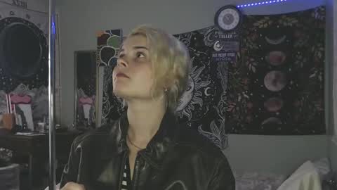 Miss Venus online show from October 30, 1:12 pm