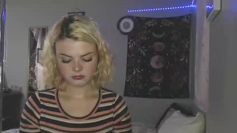 Miss Venus online show from November 13, 2:49 pm