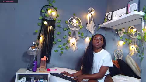 Snapshot of venusbsq chatting on February 24, 10:03 pm Venus online show from February 24, 10:03 pm