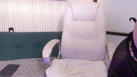 Venus online show from February 3, 9:09 pm