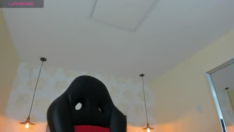 Snapshot of venusgreys1 chatting on June 24, 12:04 pm VENUS online show from June 24, 12:04 pm