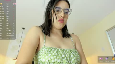 Snapshot of venusgreys1 chatting on June 27, 12:10 pm VENUS online show from June 27, 12:10 pm