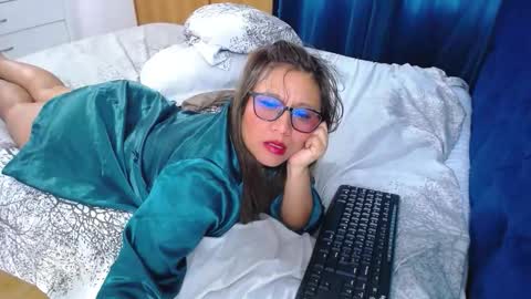 venushot1xx online show from February 9, 11:47 am