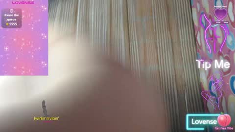Snapshot of venuslovelatina chatting on April 6, 4:46 am venuslovelatina online show from April 6, 4:46 am