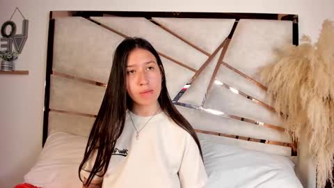 venusmorgan_ online show from November 19, 1:00 pm