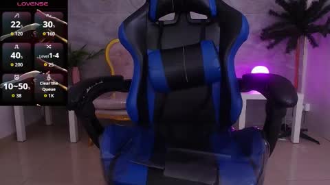 Snapshot of venuss09_s chatting on December 3, 1:42 pm venuss online show from December 3, 1:42 pm