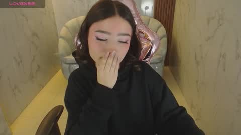 Snapshot of venuss09_s chatting on December 14, 1:49 pm venuss online show from December 14, 1:49 pm