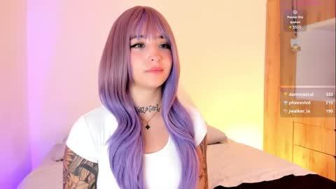 Snapshot of venusvan chatting on December 3, 12:02 am Shelly online show from December 3, 12:02 am