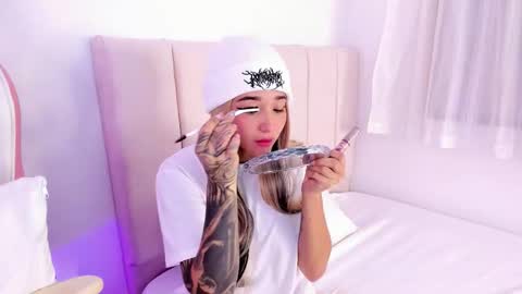 Snapshot of venusvan chatting on October 10, 3:55 pm Shelly online show from October 10, 3:55 pm