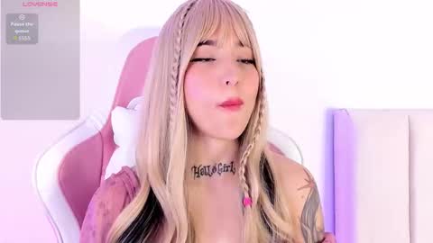 Snapshot of venusvan chatting on October 17, 12:08 pm Shelly online show from October 17, 12:08 pm