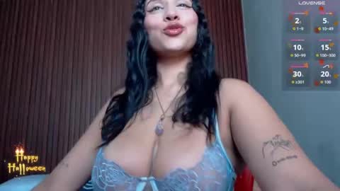Snapshot of venuz_lee chatting on November 1, 1:13 pm Nice to greet you my name is Vanessa online show from November 1, 1:13 pm