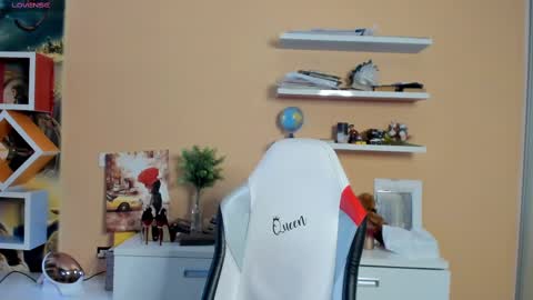 Snapshot of veola_new chatting on February 23, 6:49 am Violetta online show from February 23, 6:49 am