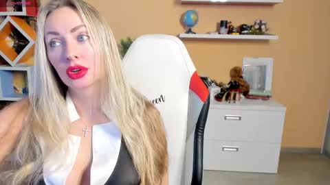 Snapshot of veola_new chatting on March 7, 3:19 am Violetta online show from March 7, 3:19 am