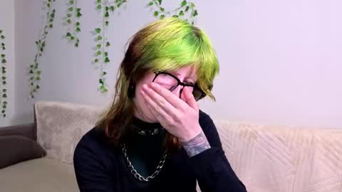 Erica online show from September 18, 7:38 pm