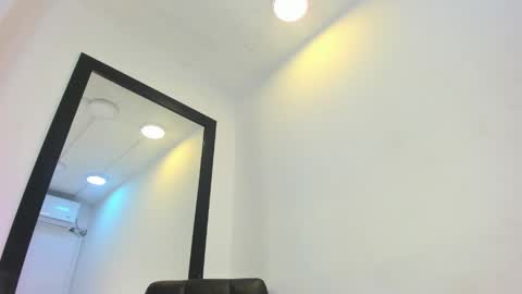 Snapshot of vera_candella chatting on May 6, 11:26 am vera online show from May 6, 11:26 am