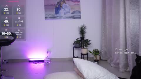 vero_cam online show from October 30, 3:52 am