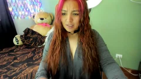 Snapshot of vero_jhonson chatting on April 2, 3:31 pm karolina online show from April 2, 3:31 pm