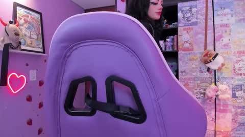 Snapshot of vero_osb chatting on December 19, 12:06 am online show from December 19, 12:06 am