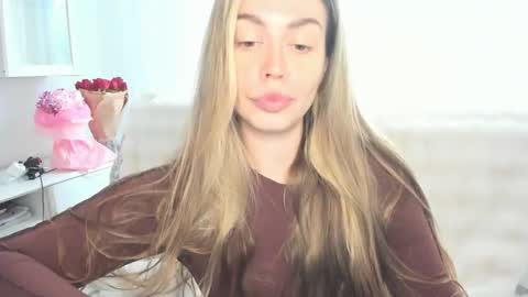 Lolitalolz online show from March 11, 4:13 pm