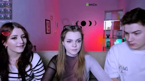 Snapshot of veronica_bubble chatting on November 23, 8:08 pm Ronni online show from November 23, 8:08 pm