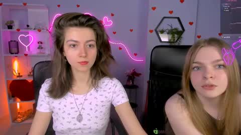Snapshot of veronica_bubble chatting on May 11, 7:11 pm Ronni online show from May 11, 7:11 pm