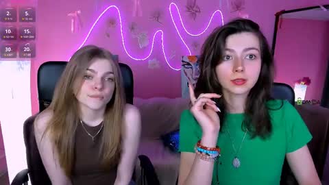 Snapshot of veronica_bubble chatting on May 14, 7:31 pm Ronni online show from May 14, 7:31 pm