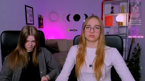 Snapshot of veronica_bubble chatting on May 21, 7:21 pm Ronni online show from May 21, 7:21 pm