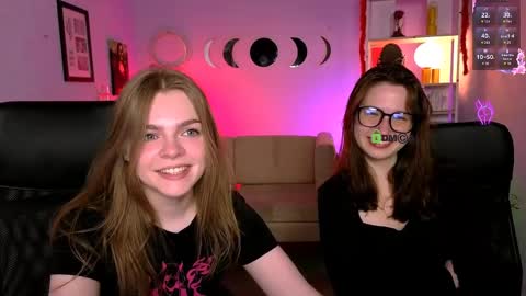 Snapshot of veronica_bubble chatting on June 6, 7:07 pm Ronni online show from June 6, 7:07 pm