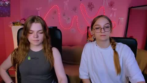 Snapshot of veronica_bubble chatting on June 7, 7:17 pm Ronni online show from June 7, 7:17 pm
