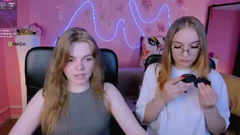 Snapshot of veronica_bubble chatting on June 8, 1:28 am Ronni online show from June 8, 1:28 am