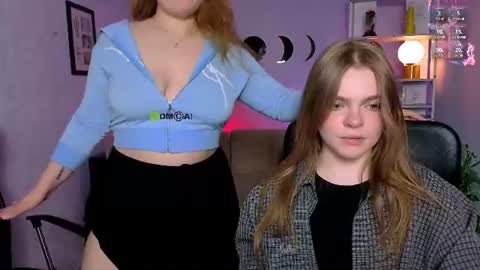 Snapshot of veronica_bubble chatting on June 10, 7:57 pm Ronni online show from June 10, 7:57 pm