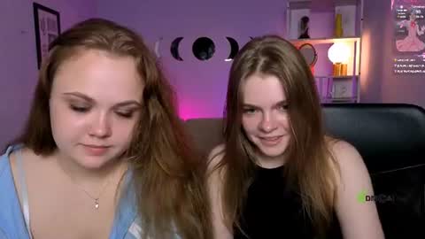 Snapshot of veronica_bubble chatting on June 11, 12:32 am Ronni online show from June 11, 12:32 am