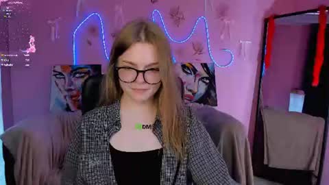 Snapshot of veronica_bubble chatting on July 3, 7:31 pm Ronni online show from July 3, 7:31 pm