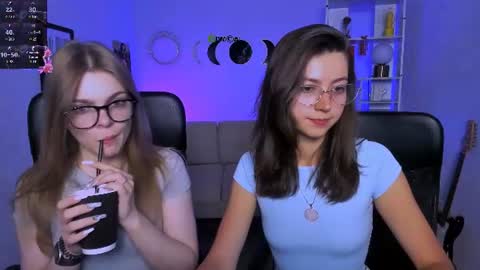 Snapshot of veronica_bubble chatting on July 23, 7:34 pm Ronni online show from July 23, 7:34 pm