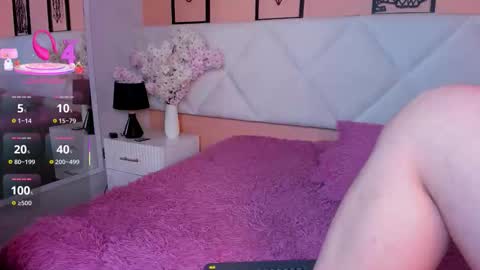 Snapshot of veronica_hill_ chatting on November 19, 3:17 am veronica_hill_ online show from November 19, 3:17 am