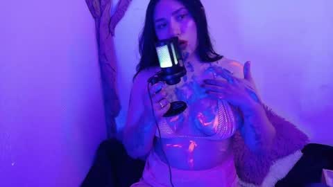   online show from December 4, 2:59 pm