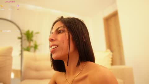 Snapshot of veronica_mendez1 chatting on December 20, 2:49 pm Veronica online show from December 20, 2:49 pm