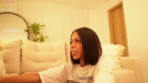 Snapshot of veronica_mendez1 chatting on December 22, 11:54 am Veronica online show from December 22, 11:54 am